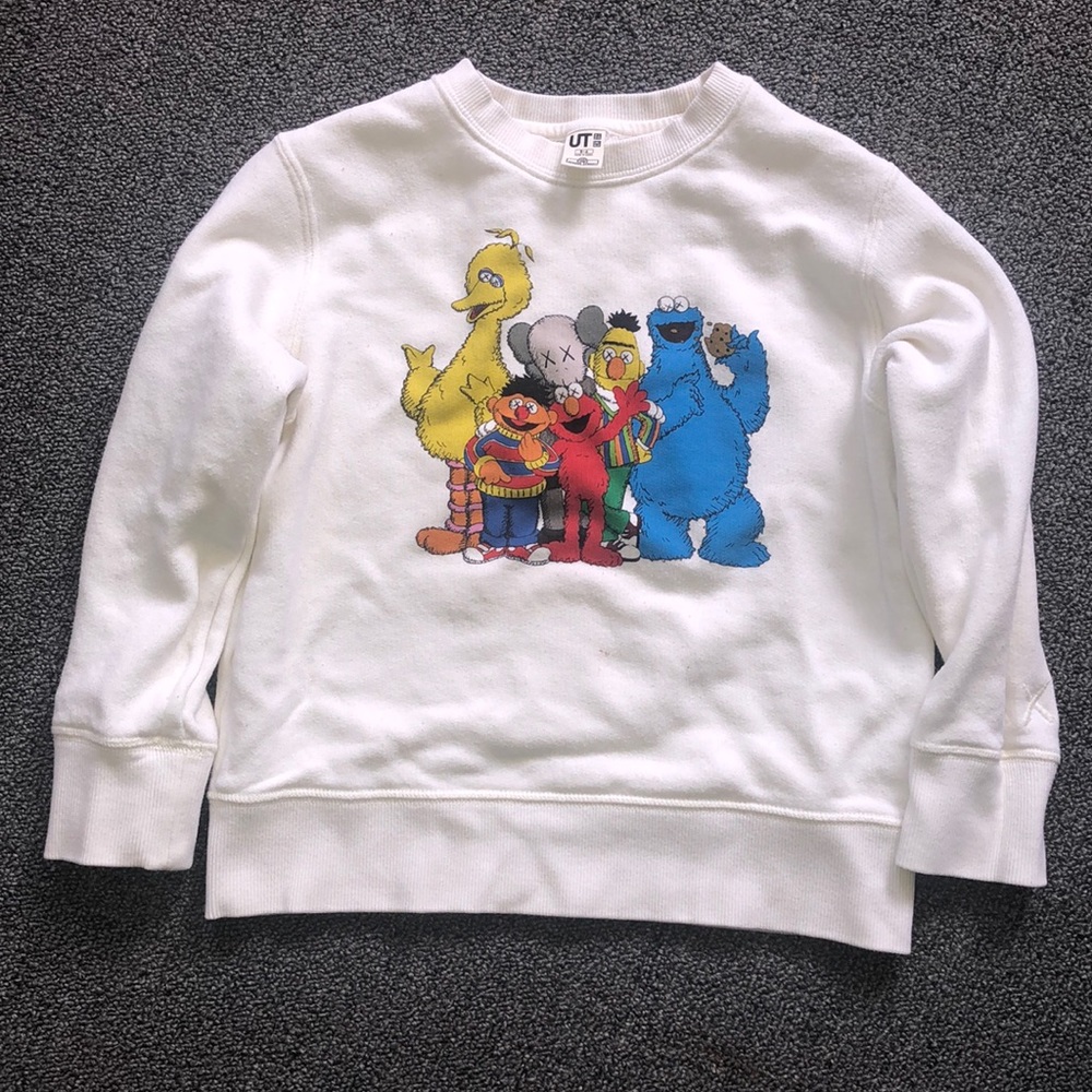 Uniqlo x Kaws Sweatshirt